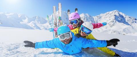 Sports d'hiver avec la famille