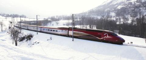 trein in sneeuw