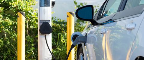 De elektrische auto moet meer geluid maken!