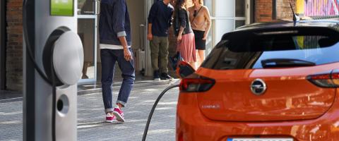 Hybrides plug-in et électriques: 12 questions à se poser avant de craquer!