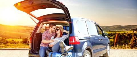 Vacances: partir en voiture ou en louer une sur place?