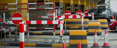 Bornes de péage sur autoroute