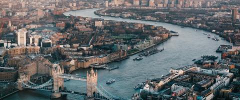 Luchtfoto van de skyline van Londen overdag