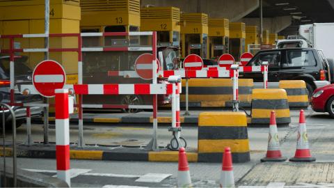 Bornes de péage sur autoroute