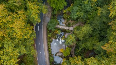 Luxemburg, De Schiessentümpel, waterval in het Müllerthal