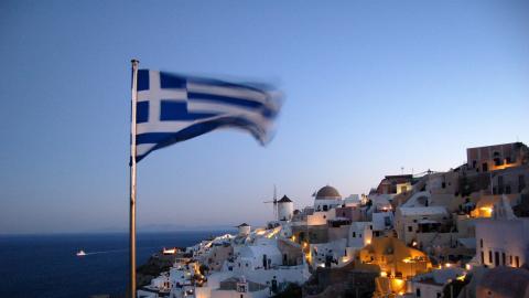 Drapeau grec à Santorin