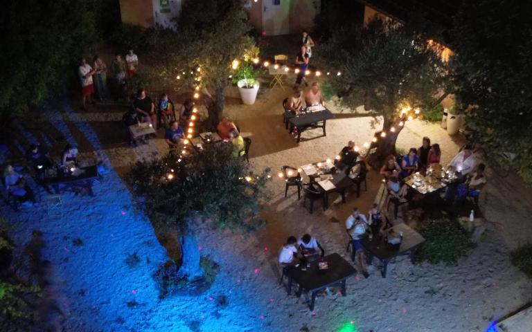 Camping les Micocouliers
