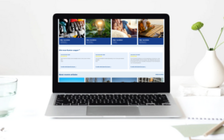 Laptop met website van Touring