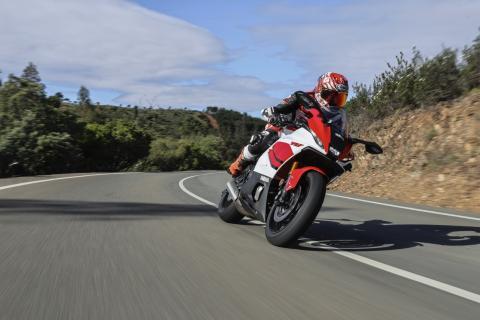 Yamaha R7 actie road